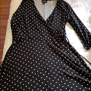 Super cute polka dot retro shirt!!